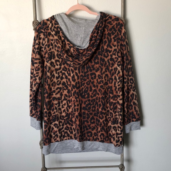 T-shirt Hoodie - Picture 2 of 3